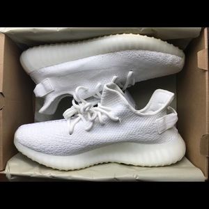 🔹Yeezy boost 🔹